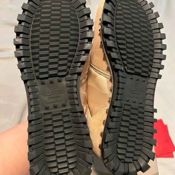 Brand new Valentino Rockstud sneakers size 35 - Picture 2 of 9